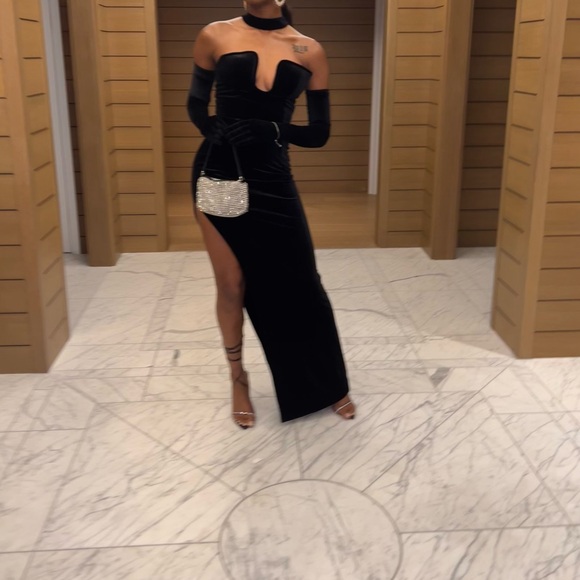 Moda Glam Boutique Gown Size US 2 - Picture 3 of 3